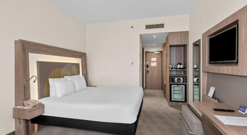 Image of Superior Family Room 5