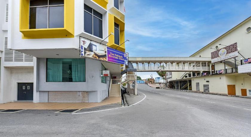 Sunday Near Jonker Street - image 21