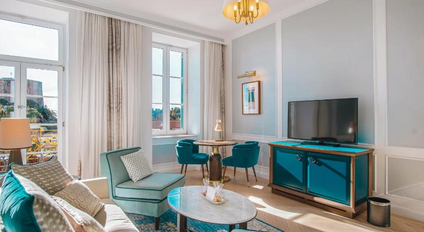 Image of Deluxe Suite with Sea View 6