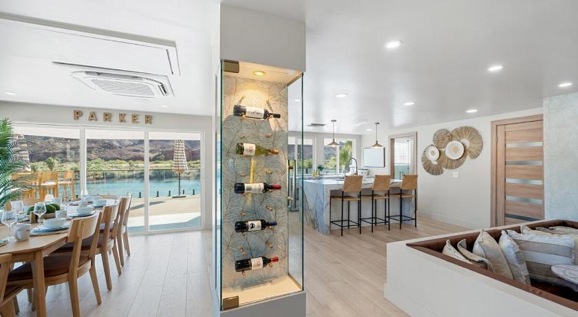 파커 (AZ) New Luxe Riverfront Home, Launch & Dock, Gamerooms 3성급 숙소 레스토랑