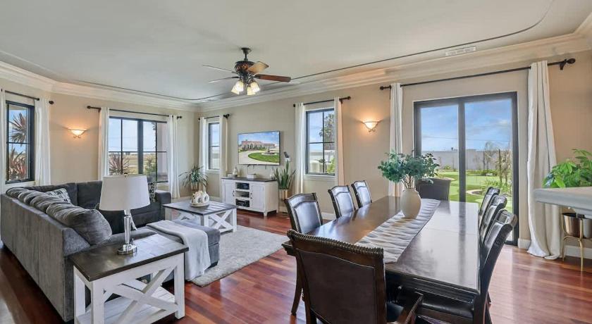 Rossmoor (CA) 4BR LUXURY ENTERTAINMENT OASIS 5-Star Accommodation lobby