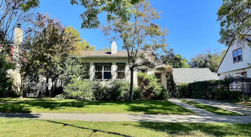Billings (MT) Historic McDowell House Antique Charm by Hospital 4-Star Accommodation view