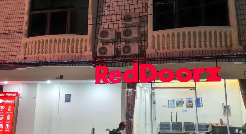 RedDoorz @ Mayjen Sungkono Surabaya – Surabaja, IL