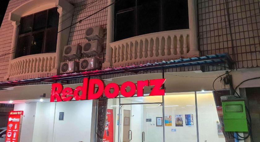 RedDoorz @ Mayjen Sungkono Surabaya – Surabaja, IL