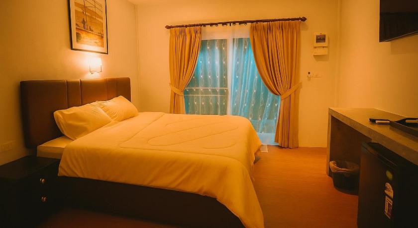 Image of Superior King Bed 6