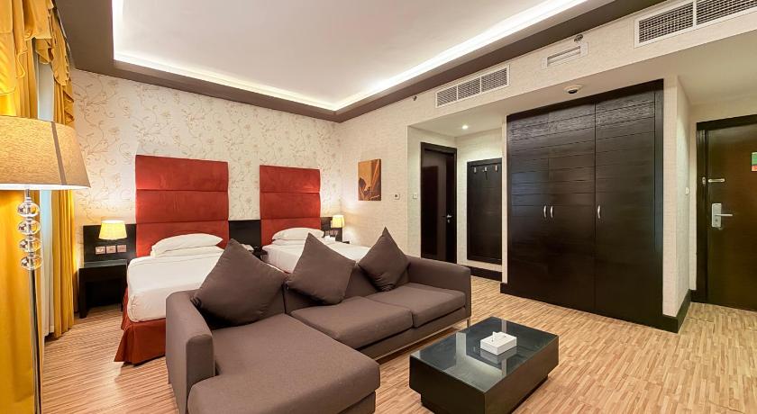 Image of Superior Twin Room with Balcony 4