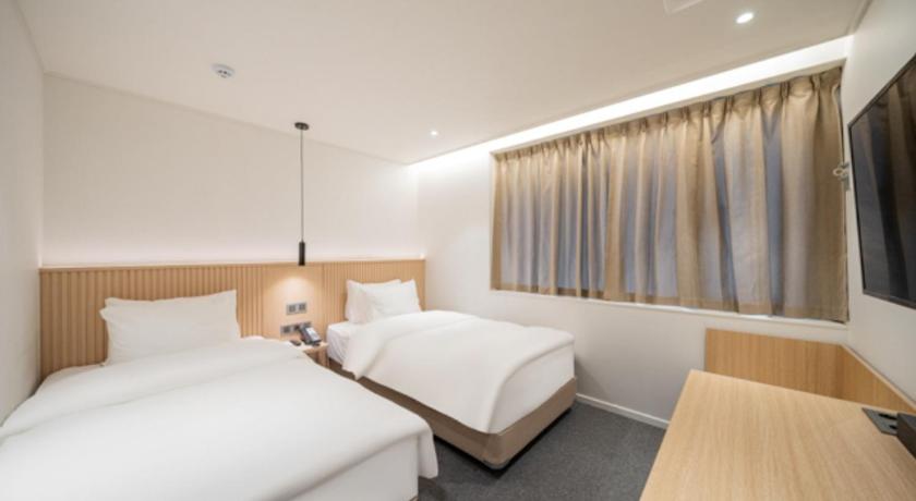 浦項 Pohang Daejamdong Route 422 3つ星 ホテル プール