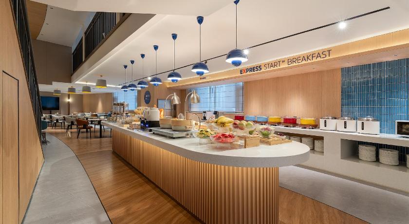 Holiday Inn Express Kunming Railway Station By IHG – Kunming, MO
