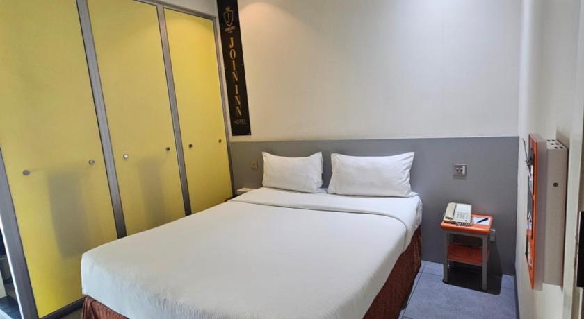 Image of Standard Room - With Window 6