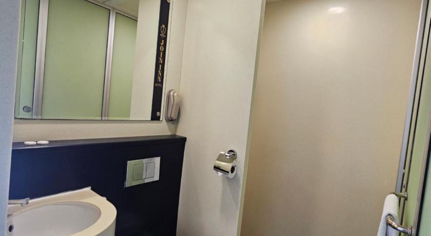 Image of Standard Room - With Window 11