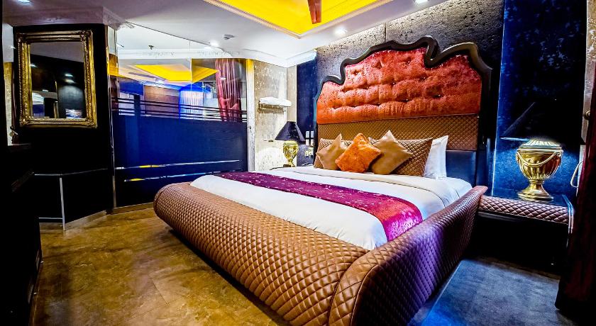 Image of Fiesta Suite Party 0