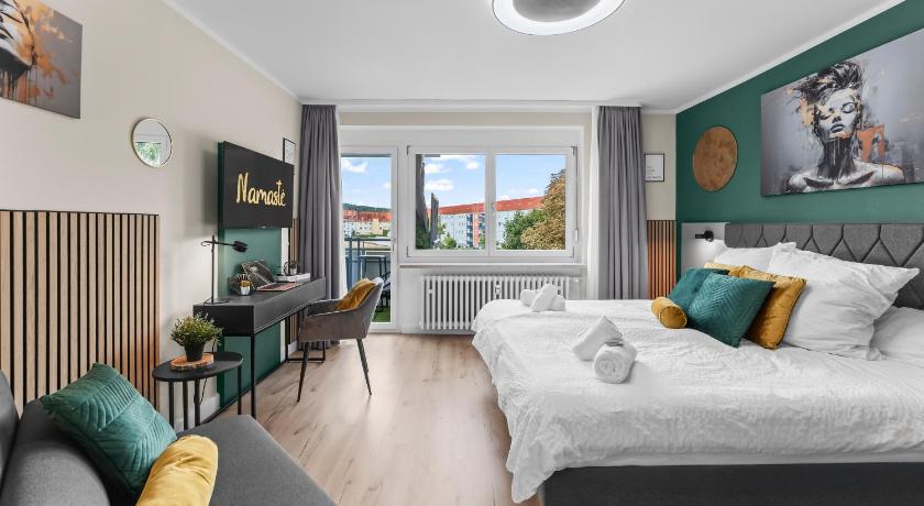 NAMASTÉ Homes - Ferienwohnung mit Balkon - Garage