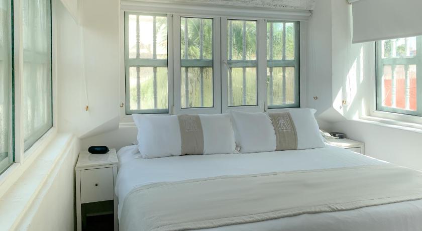 Image of Standard Family Room 7