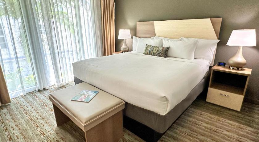 Immagine di Suite - 1 King Bed, Nonsmoking, Executive Room, Separate Living Area 1