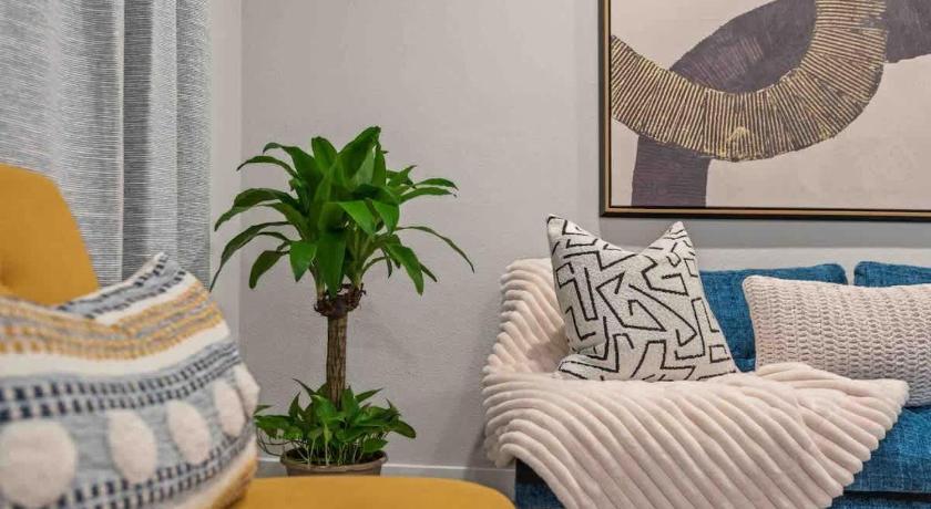 Austin Steps away from Downtown Restaurants and Bars - King Bed 3-Star Accommodation exterior
