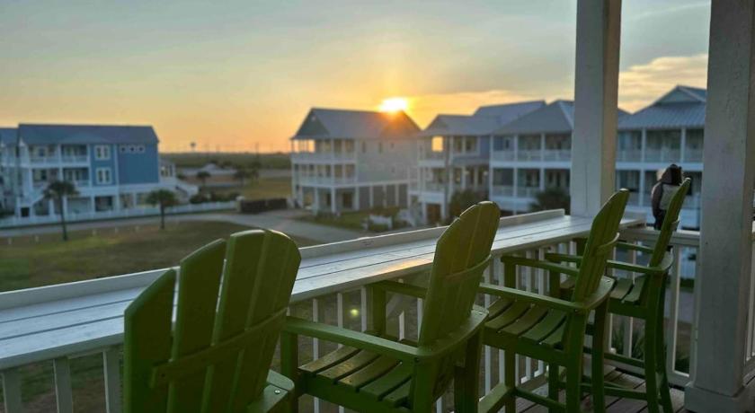 Large, Beautiful Home Close to the Beach
