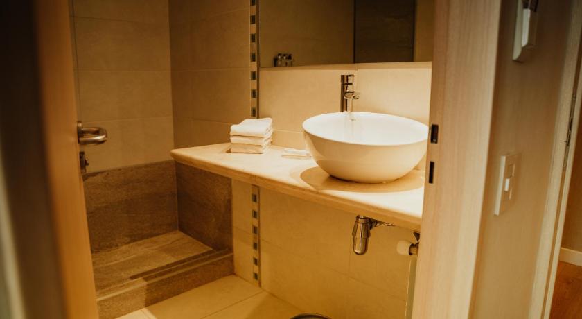 Image of Standard Triple Room 5