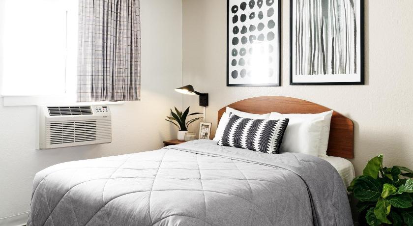 バーミンガム InTown Suites Extended Stay Birmingham AL - Lakeshore Parkway 3つ星 宿泊施設 スイート