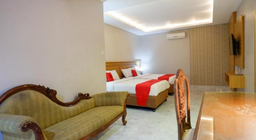 Image of Family Room 1