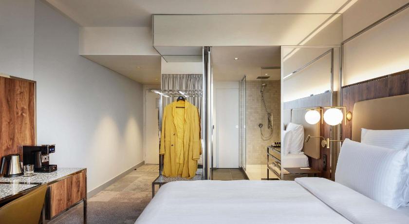 Image of Deluxe Family Room, 2 Adjoining Bedrooms, View of Paris 6
