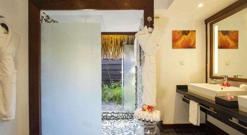 Imagine din Vilă de lux cu vedere la grădină (Luxury Villa with Garden View) 2