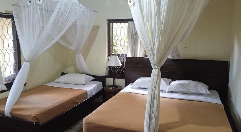 Image of Standard Family Room 0