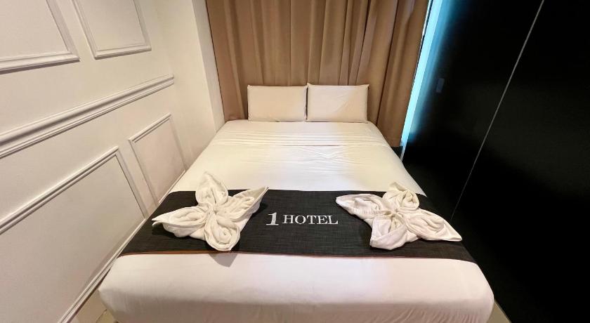 Image of 1 Deluxe Room 9
