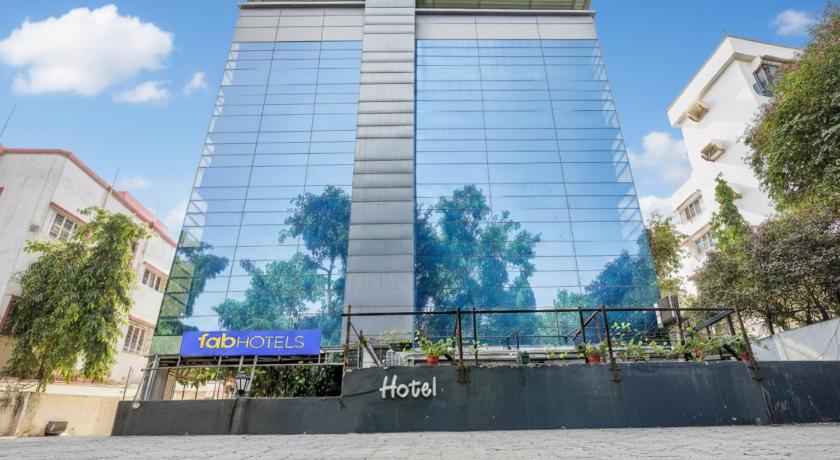 FabHotel Prime Royal Castle - Nr. Coimbatore North Railway Station - image 12