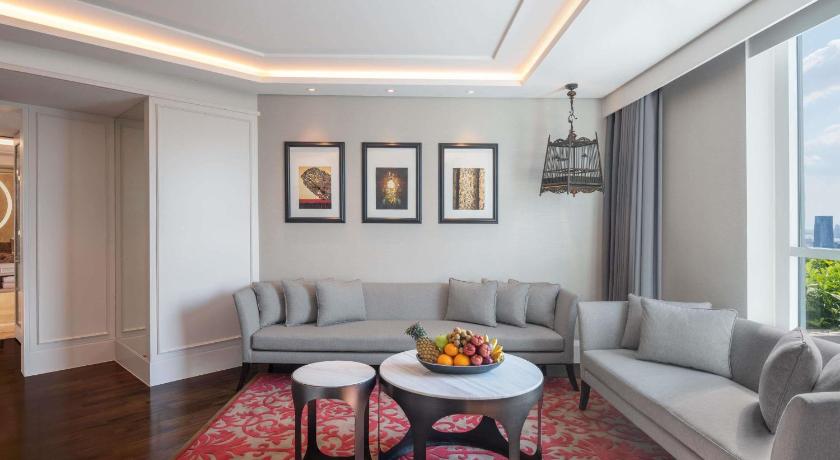 صورة جناح ليجيندري بسرير كينغ - إمكانية الدخول إلى Club Millésime (Legendary Suite with King Bed - Club Millésime Access) 5