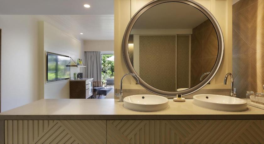 LUXURY ROOM, Beach Club Plus Access, 1 King Size Bedの画像 2