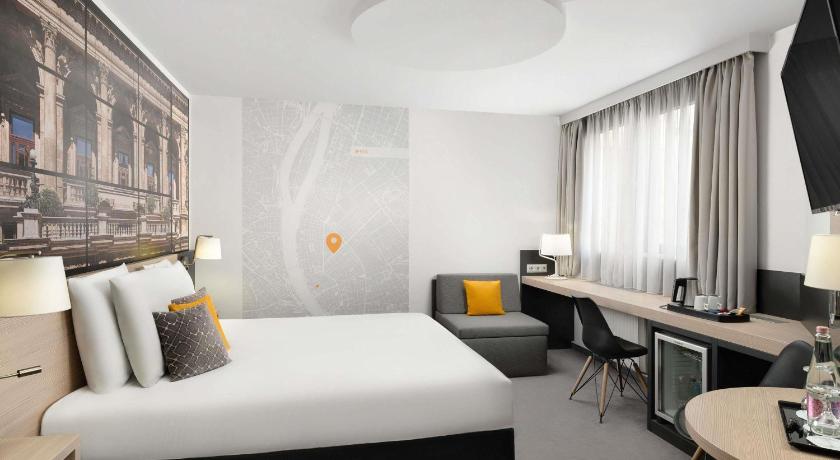 Image of Superior Room with 1 Double Bed and 1 Single Bed 1