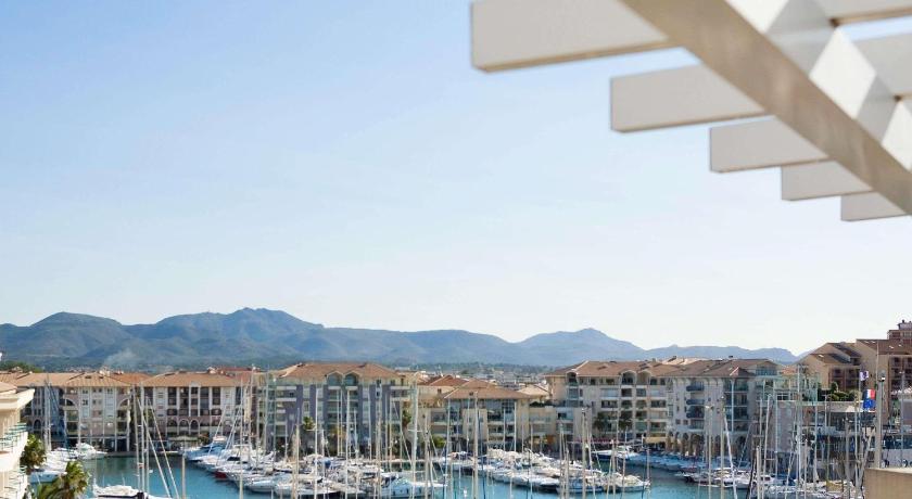 Image of Classic Room With Port View And 1 Double Bed 1