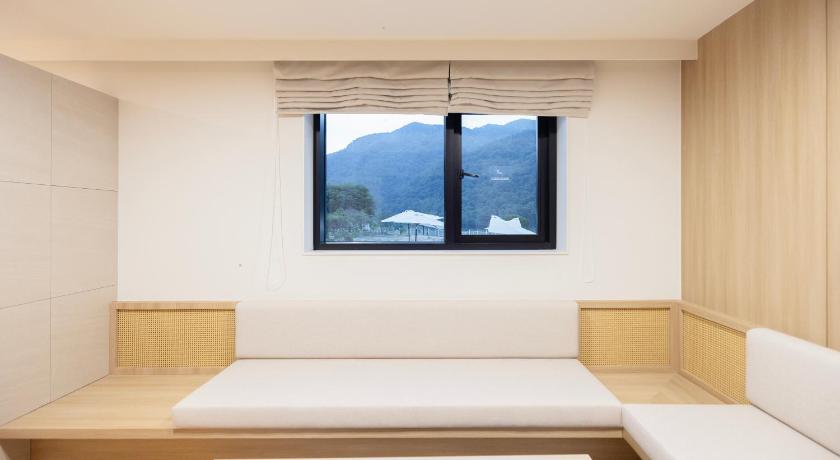 Danyang Hotel Riv Mont Danyang by Aneuk 4-Star Guesthouse lobby