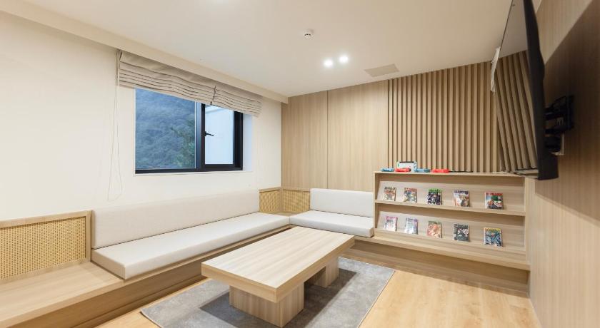 Danyang Hotel Riv Mont Danyang by Aneuk 4-Star Guesthouse lobby