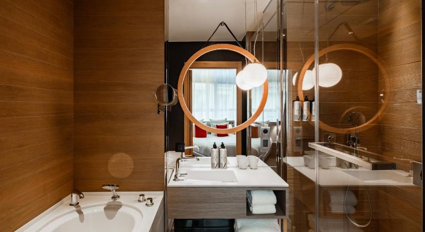 Image of Deluxe Room 2