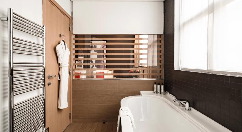 Image of Deluxe Room 5