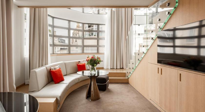 Image of Duplex Suite -- Non-Smoking 0