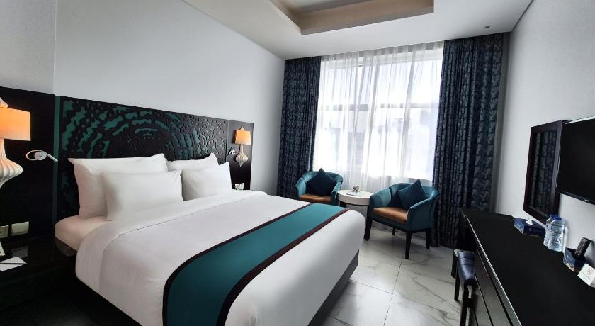 Image of Deluxe Room King Bed 4