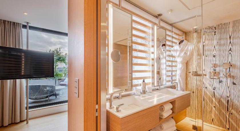 Image of Terrace Suite 3