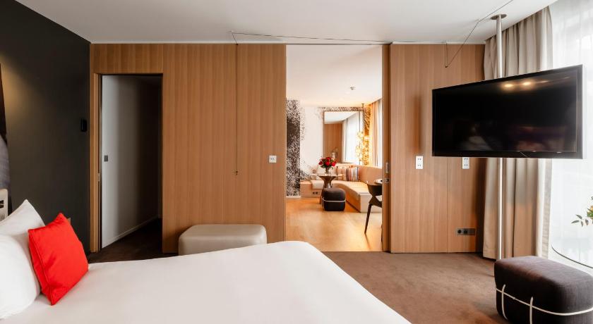 Image of Codet Suite 1