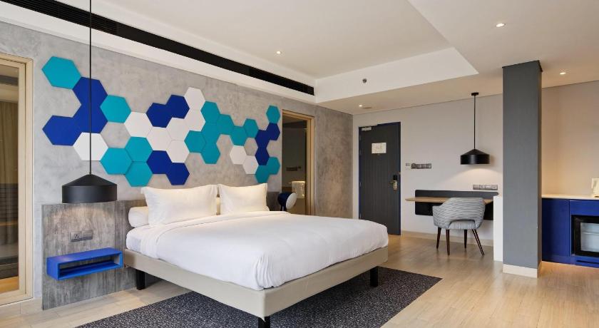 Image of Junior Suite Queen Bed 1