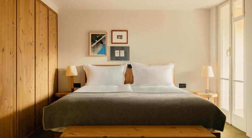 Image of Suite 0