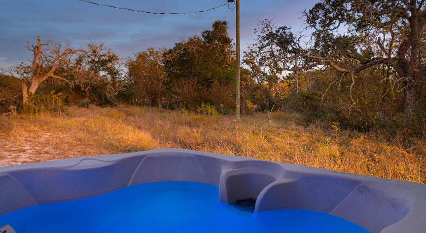 フレデリックスバーグ Running Buck Airstream 2 - Hot Tub & 5 Min to Main 4つ星 宿泊施設 外観