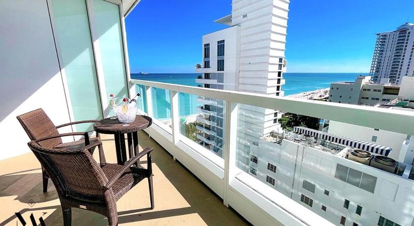 FontaineBleau Resort Balcony w Ocean + Bay View - image 24