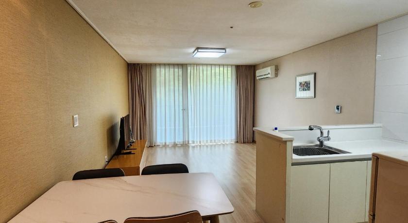 Image of Willow Ondol Room 1