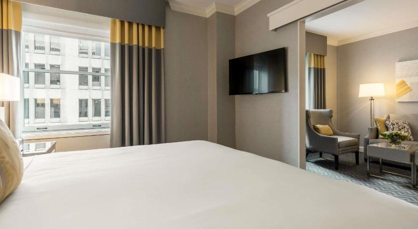 Image of One-Bedroom King Suite 7