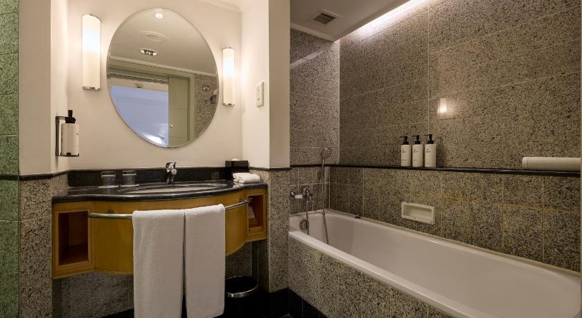 Image of SUPERIOR ROOM, Club Millésime Access, 1 King Size Bed, City View 8