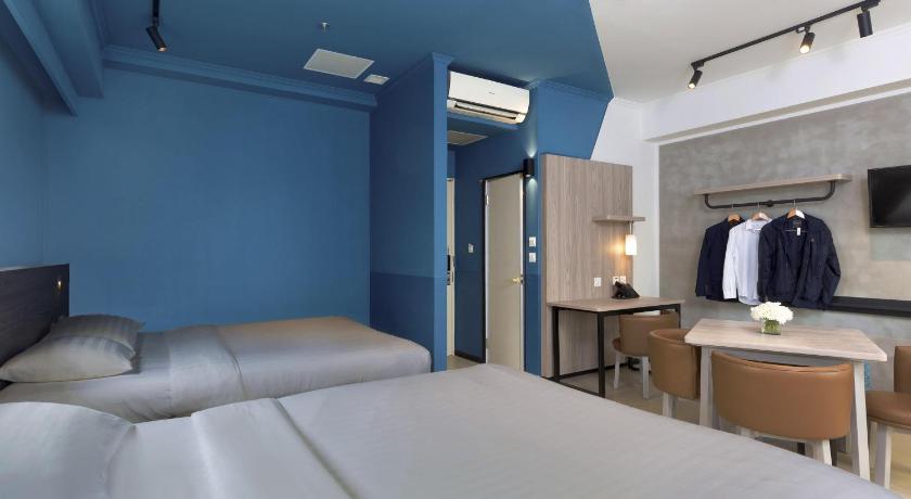 Image of Family Room with 2 double bed 4