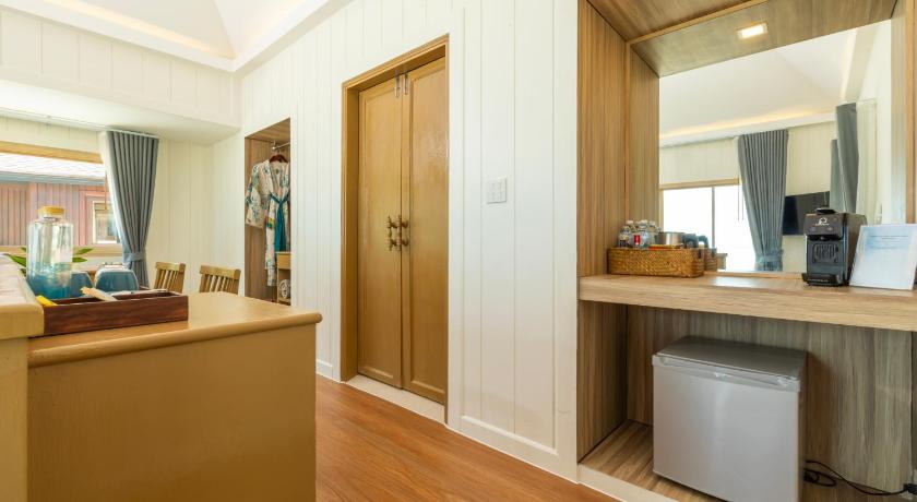 Image of Premier Beachfront Villa Twin, 1st Row 9