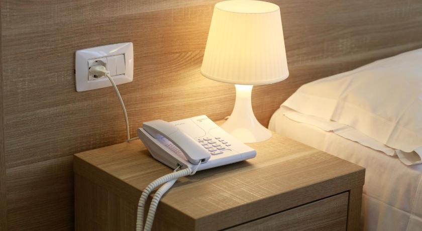 罗马 San Luigi - Residenza Gemelli 4星级 酒店 泳池